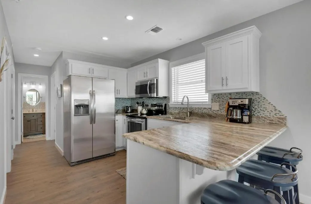 Remodeled 3 Bedroom Beach Condo - In The Heart Of Destin! Casa vacanze